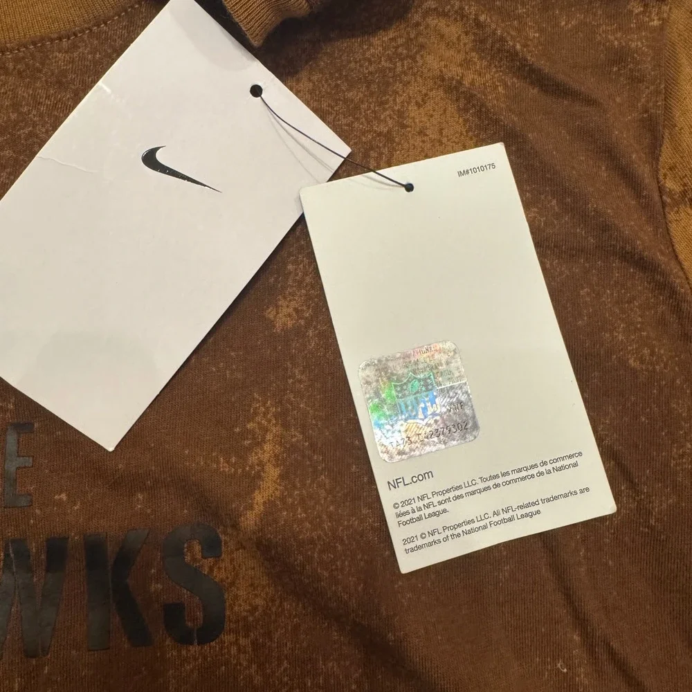 Nike keywords salute